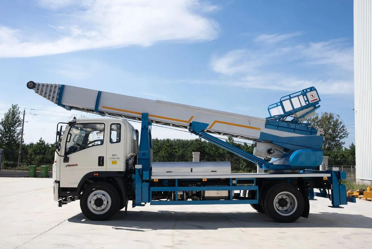 武平县云梯上料车租赁费用